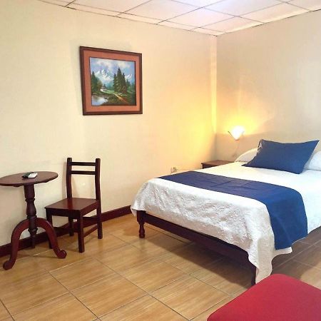 Hotel D'Mario Lago Agrio Dış mekan fotoğraf