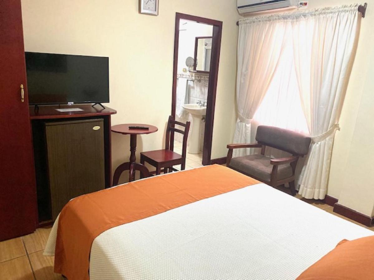 Hotel D'Mario Lago Agrio Dış mekan fotoğraf