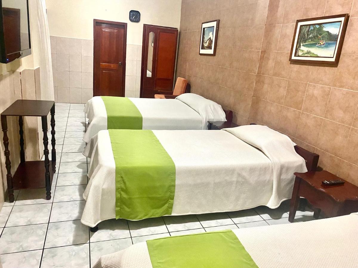 Hotel D'Mario Lago Agrio Dış mekan fotoğraf
