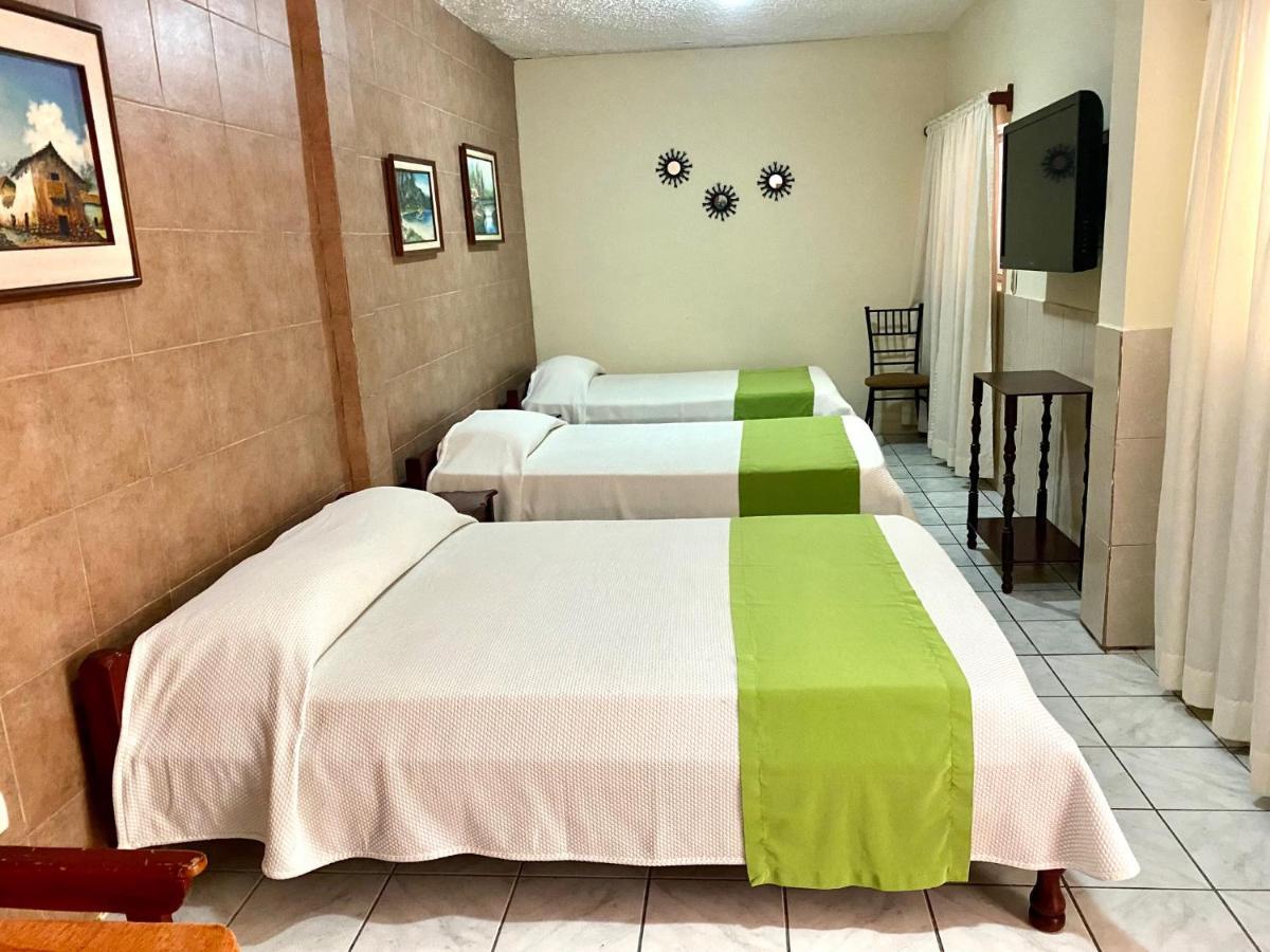 Hotel D'Mario Lago Agrio Dış mekan fotoğraf
